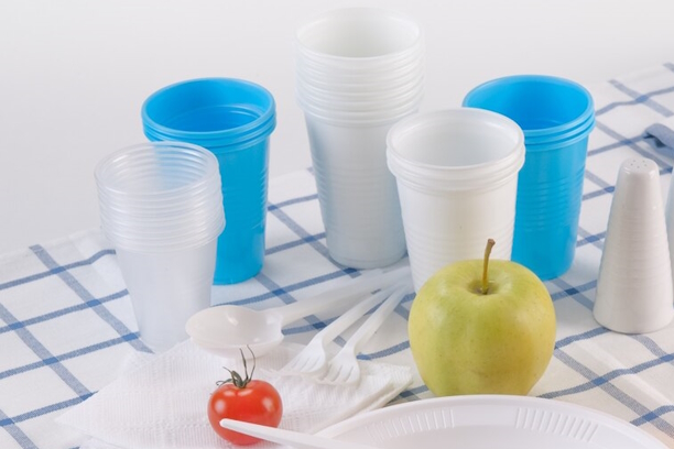 set di stovliglie monouso