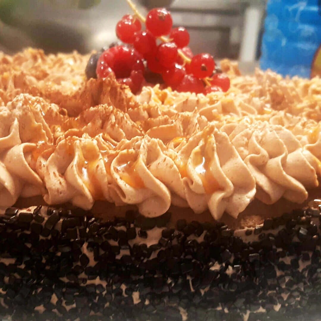 Pan di spagna al frutto di cacao e caramello salato - Chef Angelo Ferrua - Hotel dei Fiori Alassio