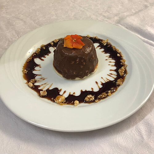 Semifreddo al doppio cioccolato glassato al gianduia, caramello salato e croccante - Chef Nabil El Bettach - Hotel Corso | Alassio