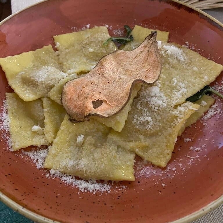 I tortelli di zucca e amaretto al burro e salvia - Chef Titty - Ristoro Filo Fieno | Orta S. Giulio (NO)